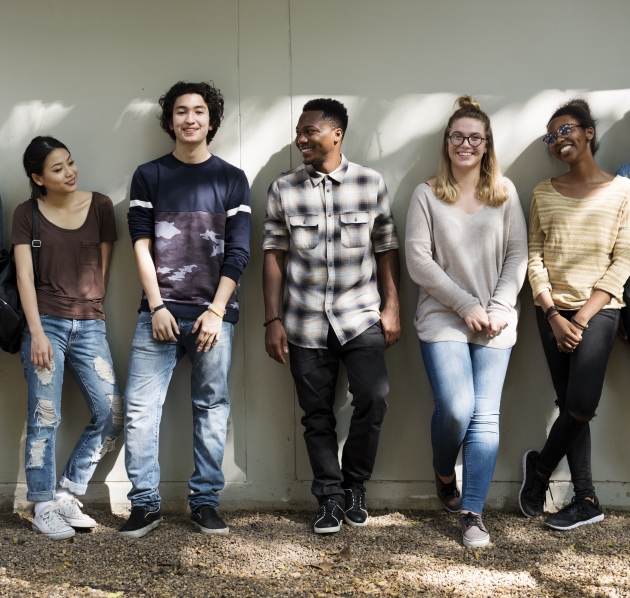 Hoe behandel ik nieuwsberichten over geweld naar LGBTI+ personen in mijn klas?